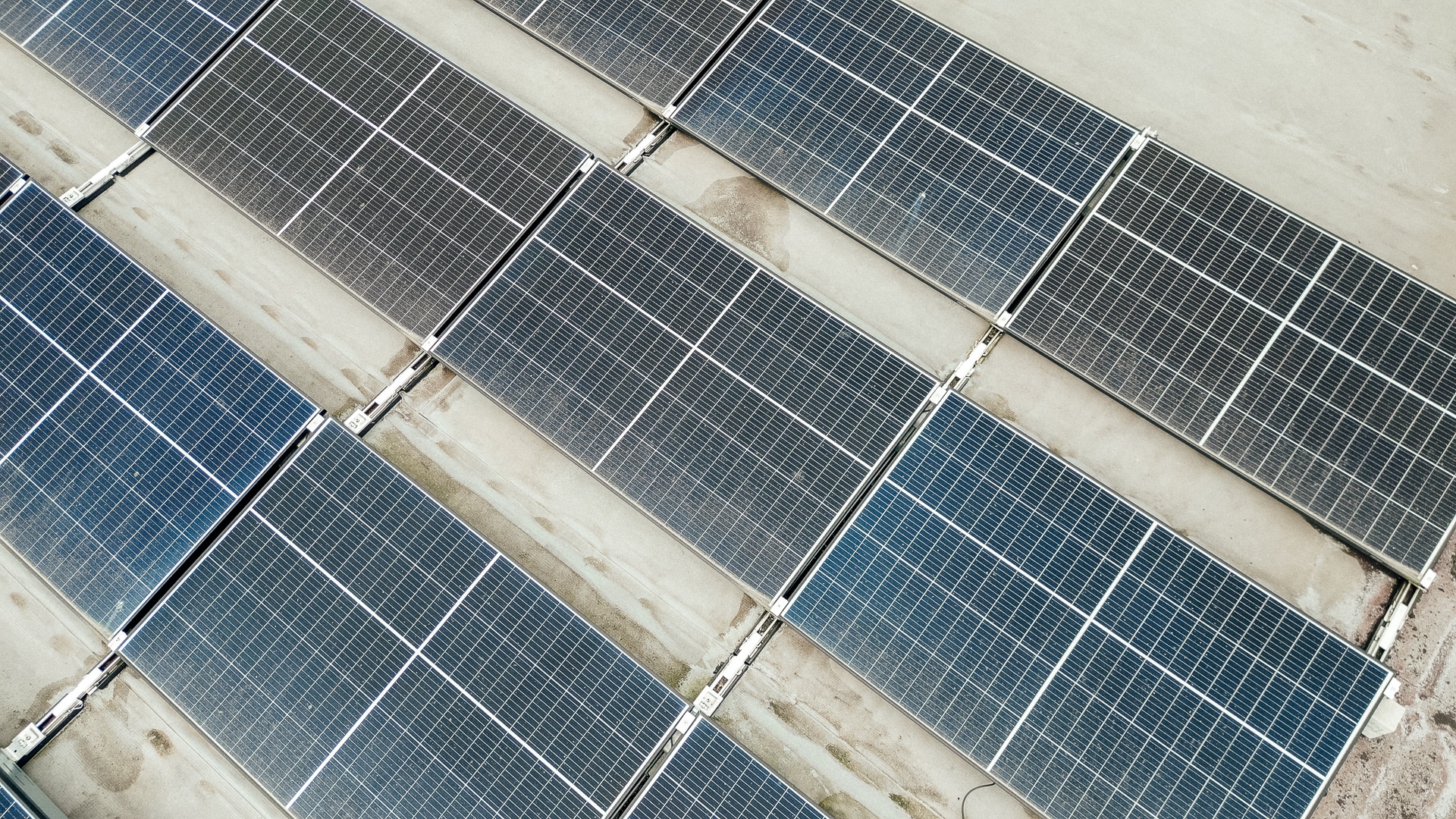 Photovoltaik Anlagen in NRW, die gereinigt werden müssen