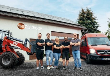 Gruppenfoto von unserem Team bei Schneider Elektrotechnik